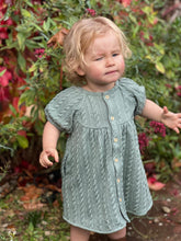 Load image into Gallery viewer, Keresen Dress Green