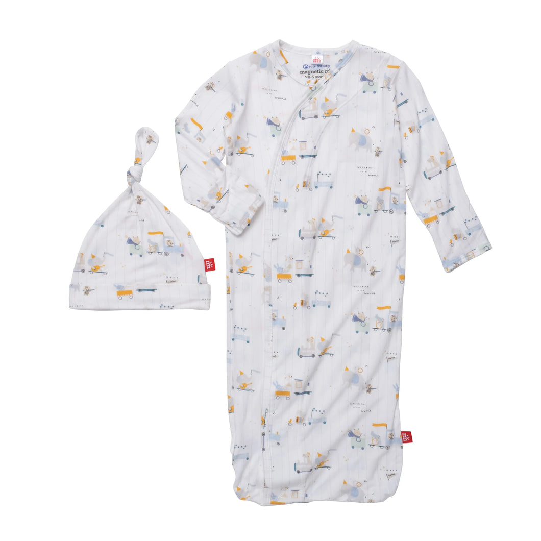 Magnetic Gown & Hat Set Welcome Wagon