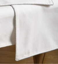 Load image into Gallery viewer, Silver Boarder Table Runner, White